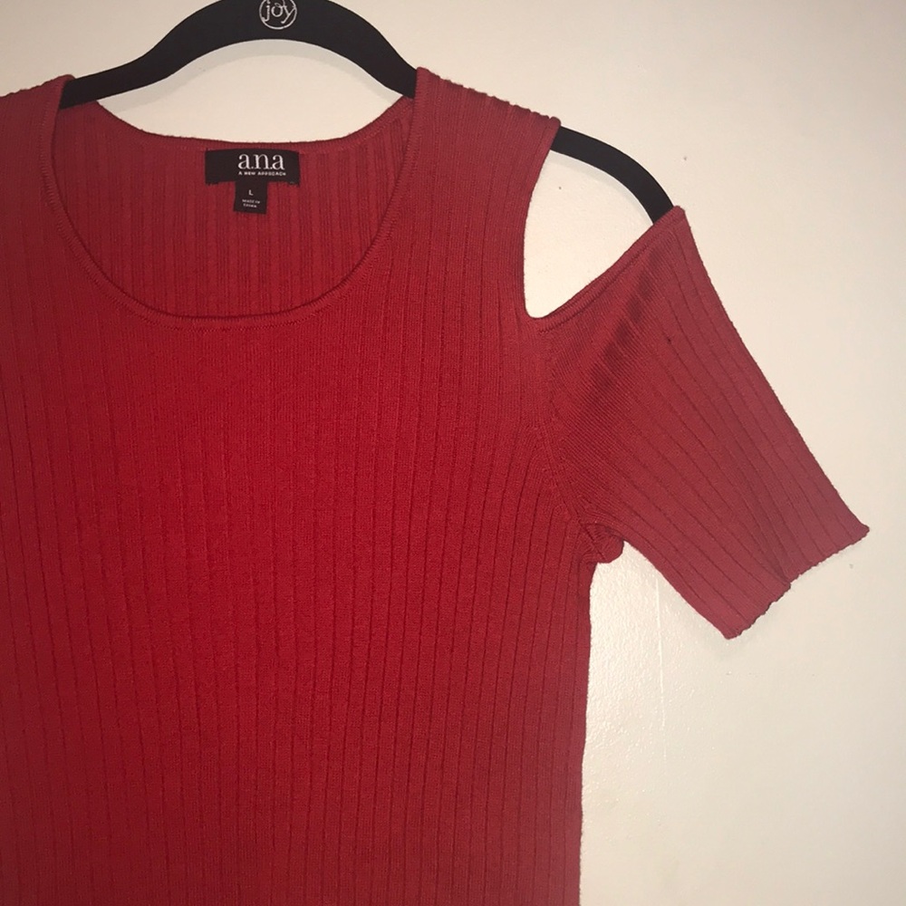 Ana red cold shoulder ribbed blouse